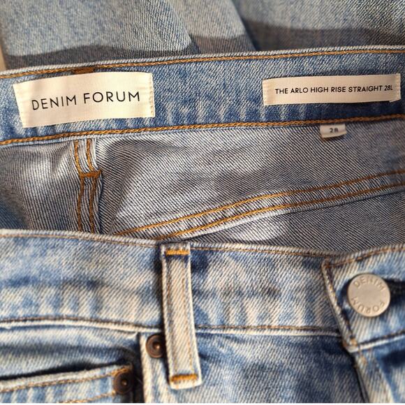 Aritzia Denim Forum the Arlo high rise straight 28  light wash button fly jeans - Picture 4 of 6